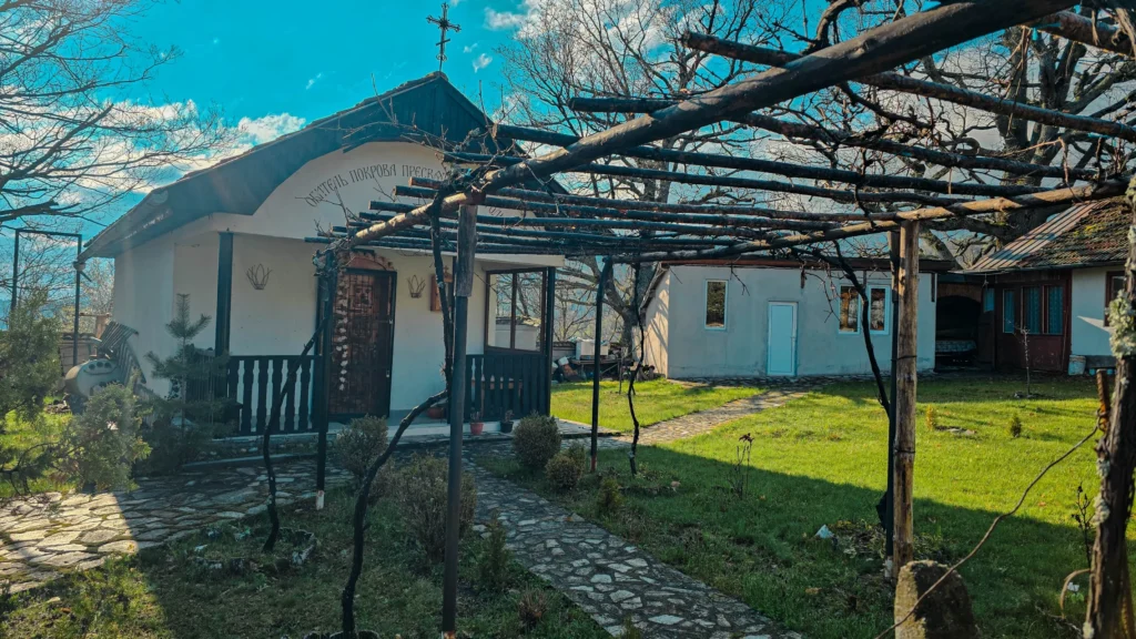 Манастир „Покровителна Богородица“